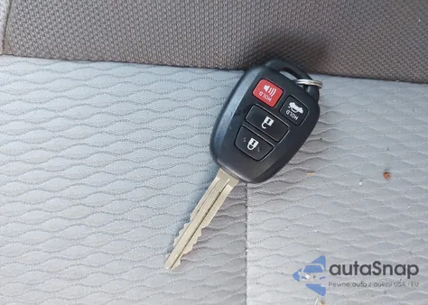 2018 Toyota Corolla Le z USA, uszkodzony, nr VIN 2T1BURHE2JC100433